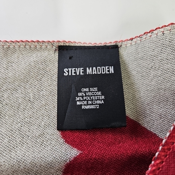 Steve Madden Reversible Red and Tan Heart Wrap Scarf Shawl Fringe Detail - Picture 4 of 6